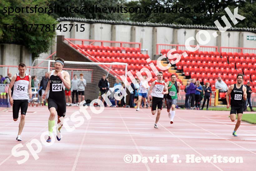 Senior mens 400 metres, Gateshead Tartan Games. Phot: David T. Hewitson/Sports for All Pics